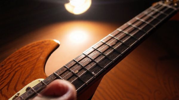 Actualités récentes et entretiens dans le monde des guitares